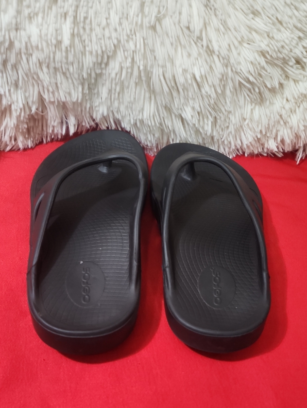 OOFOS Black Unisex Recovery Flip Flops - Picture 5 of 11